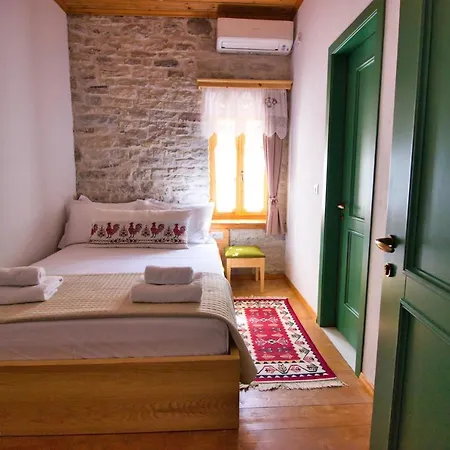 Argyropolis Boutique Szálloda *