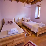 Argyropolis Boutique * Gjirokastër